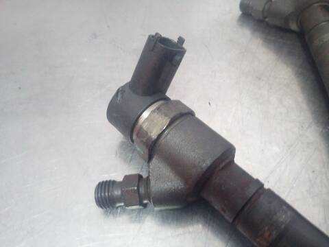 Foto 2ª: Inyectores Volvo XC 90 D5 OCEAN RACE 185CV 136KW [D5244T4] (2006)