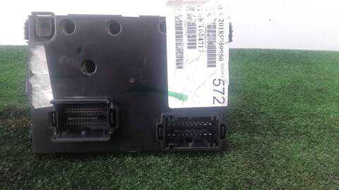 Foto 3ª: Caja Reles Fusibles Jeep Compass 1.4 MULTIAIR 4X4 170CV 125KW [552 63 623] (2018)