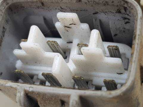 Foto 2ª: Faro Izquierdo Toyota Land Cruiser TD VX 5-PTAS.) KZJ95) (1996)