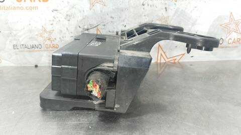 Foto 4ª: Caja Reles Fusibles Volvo V40 R-DESIGN MOMENTUM 150CV 110KW [D5204T6] (2013)