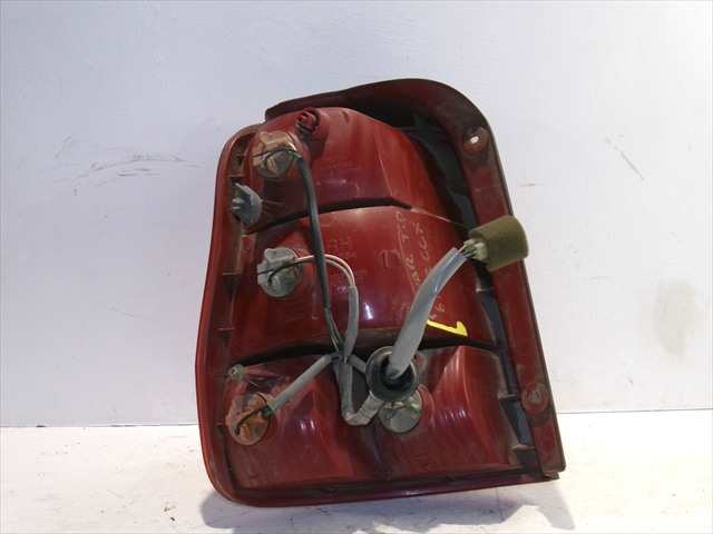 Foto 3ª: Piloto Trasero Derecho Kia Carnival 2.9 CRDI 2001-2006 [J3] (2002)