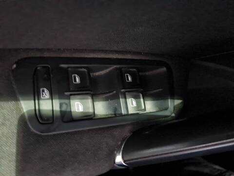 Botonera Elevalunas Volkswagen Golf ADVANCE BLUEMOTION 105CV 77KW