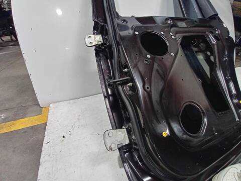 Foto 2ª: Puerta Trasera Derecha Land Rover Discovery TDV6 HSE AUT. 245CV [306DT] (2009)