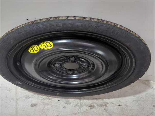 Foto 3ª: Neumatico Toyota Yaris ACTIVE 112CV [2NRFKE] (2017)