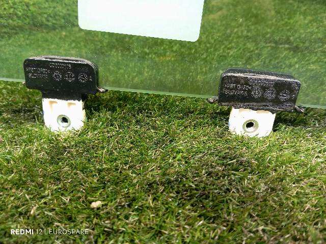 Foto 2ª: Luna Delantera Izquierda Nissan Navara 2.3 TD D23 [YS23] (2018)