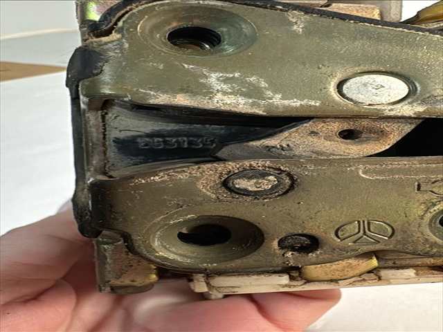 Cerradura Puerta Delantera Derecha Nissan Terrano 2.7 DIESEL