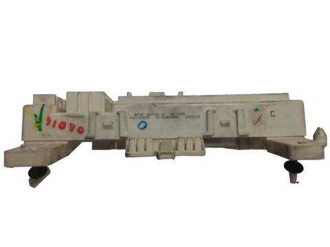 Foto 2ª: Caja Reles Fusibles Mazda 3 1.6 DI TURBO (2003)