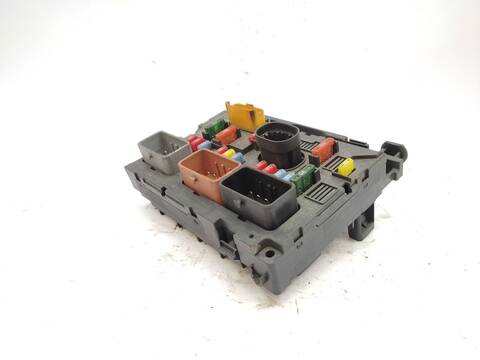 Caja Reles Fusibles Citroen C4 2.0 HDI 138 PICASSO 136CV 100KW
