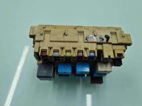 Foto 3ª: Caja Reles Fusibles Toyota Celica 1.8 143CV 105KW [1ZZFE] (2003)