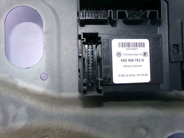 Foto 4ª: Elevalunas Eléctrico Delantero Derecho Volkswagen Touran 1.9 TDI 2003-2006 [AVQ] (2004)