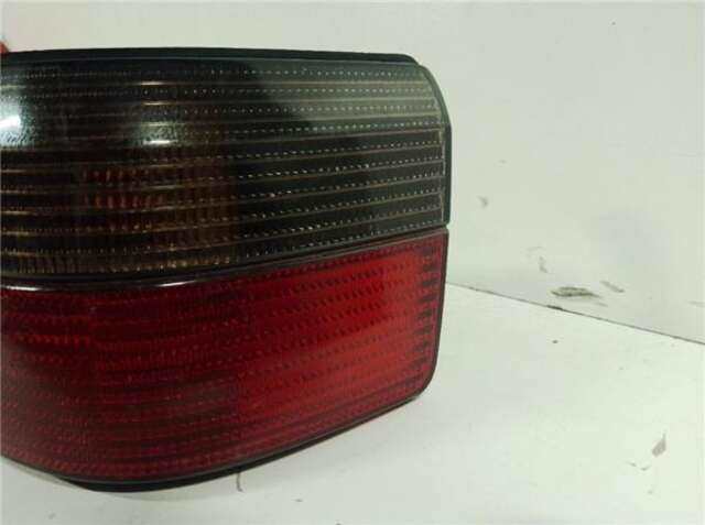 Foto 2ª: Piloto Trasero Derecho Peugeot 605 2.1 STDT [2.1 LTR. - 80 KW TURBODIESEL]