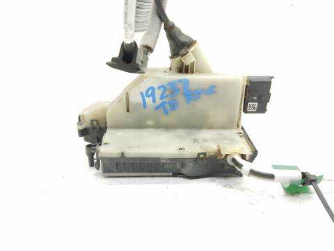 Cerradura Puerta Trasera Derecha Peugeot 208 STYLE 82CV 60KW
