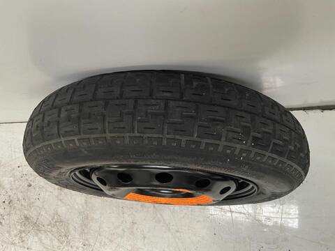 Foto 3ª: Neumatico Fiat 500 ANIVERSARIO 69CV [169A4000] (2009)