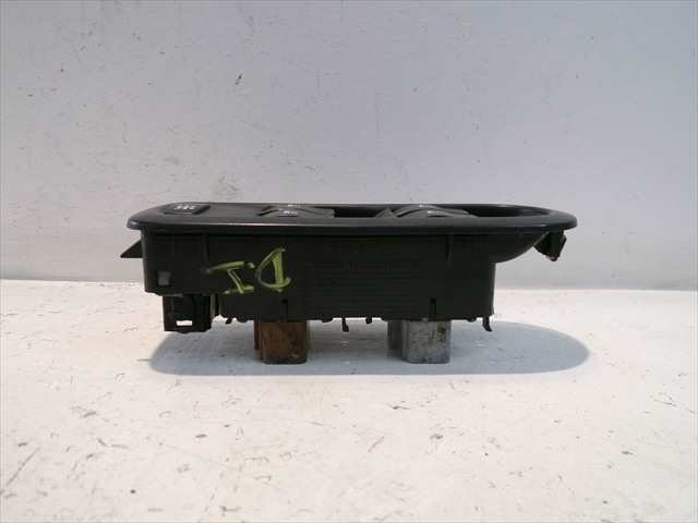 Foto 2ª: Botonera Elevalunas Renault Megane 1.5 DCI 2002-2008 [K9KD7] (2002)