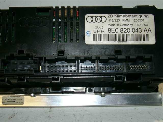 Foto 4ª: Mando Calefacción A. A. Audi A4 2.5 TDI RANCHERA,2000-2004 [BAU] (2004)