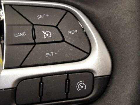 Foto 3ª: Volante Jeep Compass LONGITUDE 4X2 120CV 88KW [55280444] (2018)