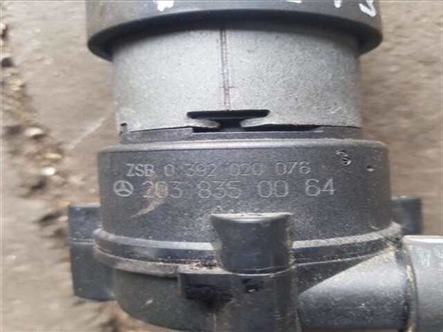 Foto 2ª: Bomba de Agua Mercedes Clase C 160 2.2 200 CDI (203.004) [2.2 LTR. - 85 KW CDI CAT] [OM 611.962]