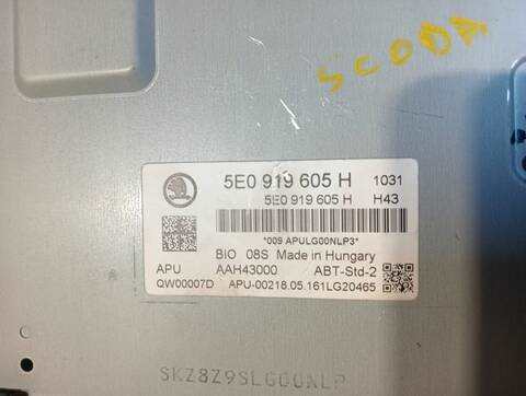 Foto 3ª: Pantalla Multifuncion Skoda Octavia L K 2 TDI 150CV (2013)