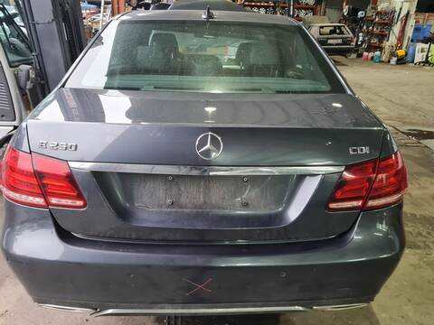 Portón Mercedes Clase E 180 250 CDI BLUEEFFICIENCY 212.003) 204CV 150KW