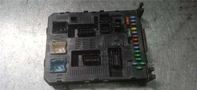 Foto 2ª: Caja Reles Fusibles Citroen C4 1.6 HDI [9HX (DV6ATED4)]