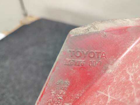 Foto 3ª: Piloto Trasero Derecho Toyota Yaris VERSION INDEFINIDA (2005)