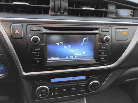 Foto 2ª: Sistema GPS Toyota Auris 2ZRFXE (2016)