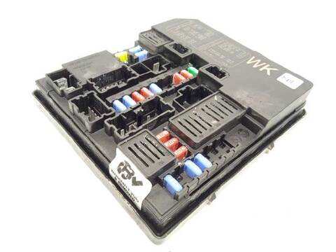 Caja Reles Fusibles Nissan Leaf 150CV 110KW