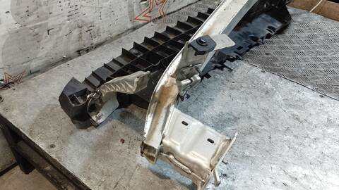 Foto 3ª: Refuerzo Paragolpes Delantero Citroen C4 G CACTUS FEEL [YH01] (2019)