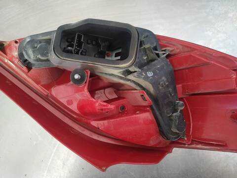 Foto 4ª: Piloto Trasero Derecho Peugeot 207 CONFORT 68CV 50KW [8HR O 8H01] (2011)