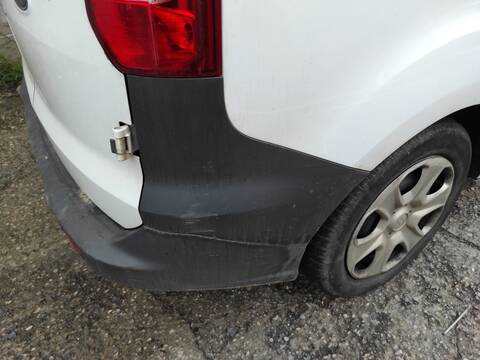 Foto 3ª: Paragolpes Trasero Ford Transit UGCB (2015)