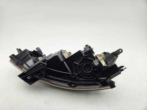 Foto 4ª: Faro Derecho Mitsubishi Grandis 2.0 DI-D INFORM 136CV 100KW [BSY] (2007)