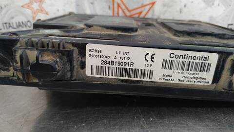 Foto 2ª: Caja Reles Fusibles Renault Megane EXPRESSION BERLINA 90CV 66KW III BERLINA 5 P [K9K J8] (2013)