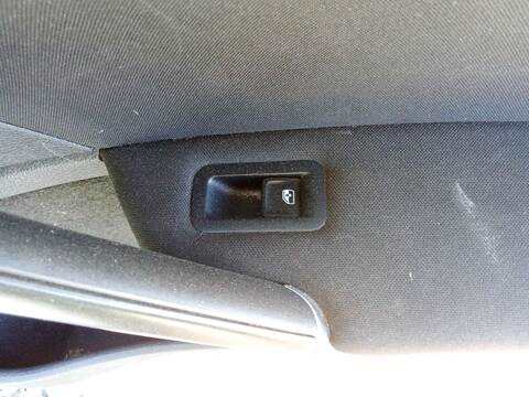Botonera Elevalunas Volkswagen Golf 1.6 TDI 110CV 81KW