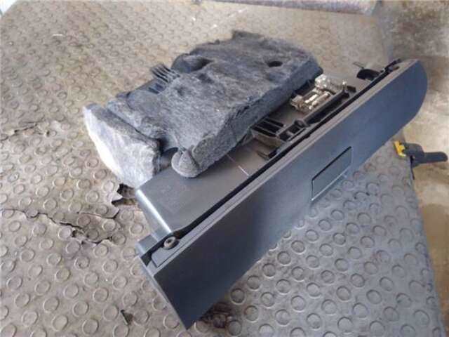 Foto 2ª: Guantera Mercedes Clase B 150 2.0 180 CDI (245.207) [2.0 LTR. - 80 KW CDI CAT] [OM 640.940]