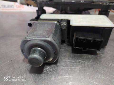 Foto 2ª: Elevalunas Manual Trasero Derecho Skoda Octavia ACTIVE 105CV 77KW [CLH] (2015)