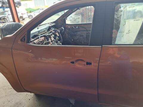 Puerta Delantera Izquierda Nissan NP300 ACENTA DOUBLE CAB 4X4 163CV 120KW