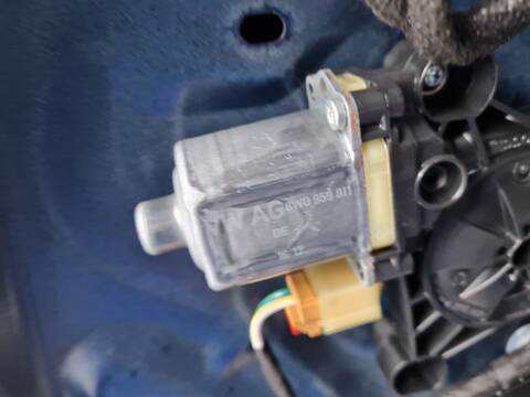 Elevalunas Manual Trasero Izquierdo Audi A4 BASICO AVANT 150CV 110KW
