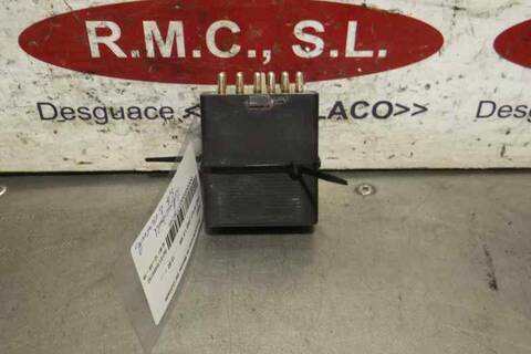 Foto 3ª: Caja Reles Fusibles Mercedes Clase E 180 211CV 155KW FAMILIAR (1985)