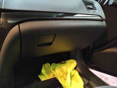 Guantera Opel Insignia A18XER BERLINA