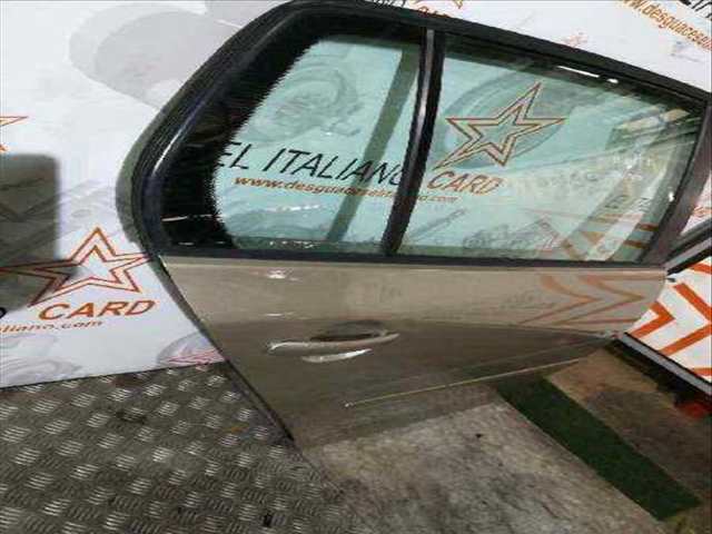 Foto 2ª: Puerta Trasera Derecha Volkswagen Golf 2.0 TDI BERLINA 140CV 103KW (2003)