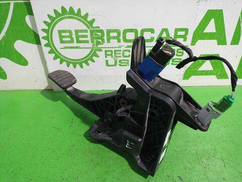 Foto 3ª: Pedal Embrague Dacia Sandero LAUREATE 90CV 66KW [K9K] (2018)