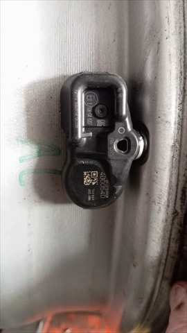 Foto 3ª: LLanta Aleacion Toyota Land Cruiser 2.8 D-4D GRJ150 [1GDFTV] (2021)