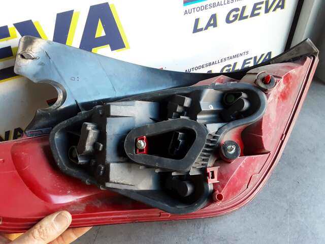 Foto 3ª: Piloto Trasero Derecho Peugeot 308 1.6 HDI 110CV [9HZ] (2008)