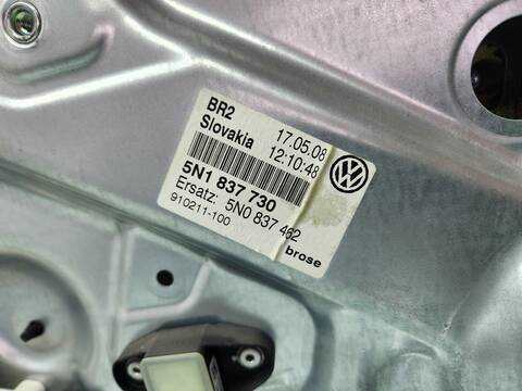 Foto 3ª: Elevalunas Eléctrico Delantero Derecho Volkswagen Tiguan MOTION 170CV 125KW [CBBB] (2016)