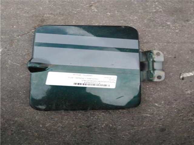 Tapa Exterior Combustible Toyota Hilux 2.5
