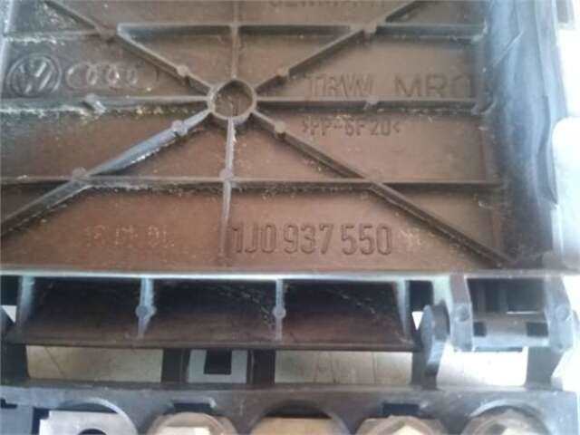 Foto 3ª: Caja Reles Fusibles Volkswagen Golf 1.4 16V [AXP]