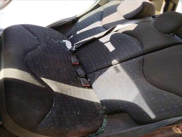 Foto 3ª: Asientos Traseros Citroen C3 HFX (2002)