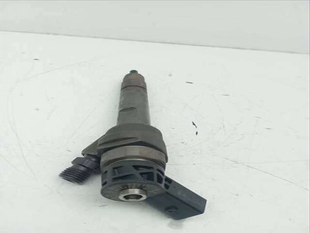 Foto 2ª: Inyectores Bmw Serie 5 518 520 D 184CV 135KW [N47D20C] (2010)