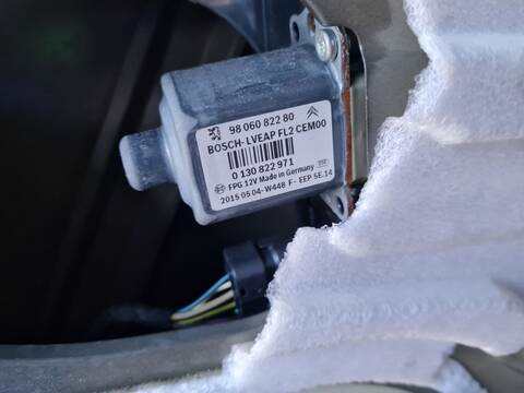 Elevalunas Manual Trasero Izquierdo Peugeot 208 ALLURE 99CV 73KW