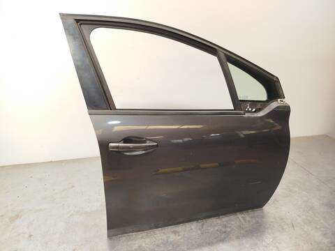 Foto 3ª: Puerta Delantera Derecha Peugeot 208 1.2 VTI 82 82CV 60KW [HMR (EB2FA)] (2018)